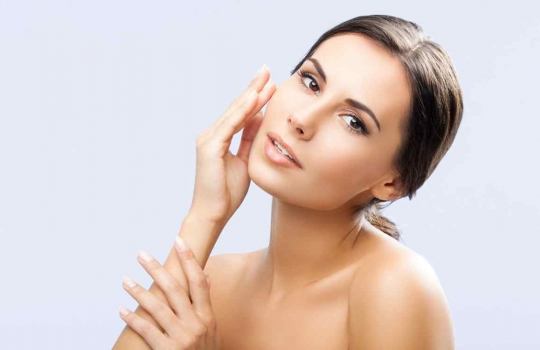 Sigue tu rutina de skincare, aunque te quedes en casa.
