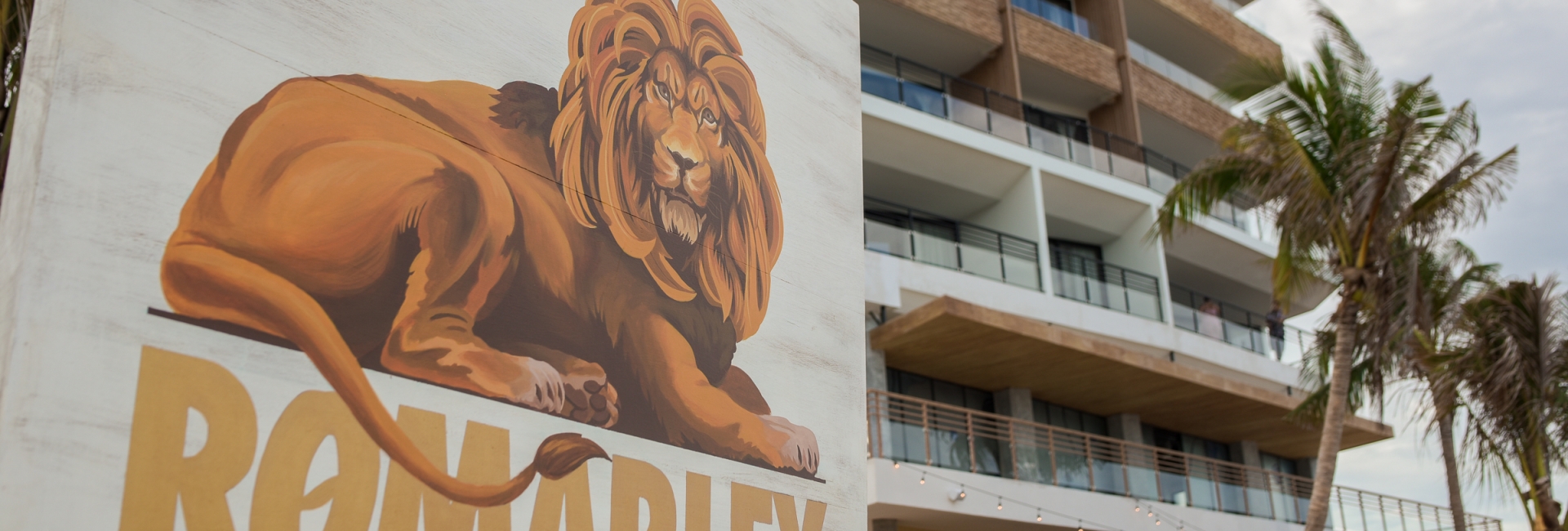 ¡2 en 1! Se inauguran el The Fives Oceanfront y RoMarley Beach House.