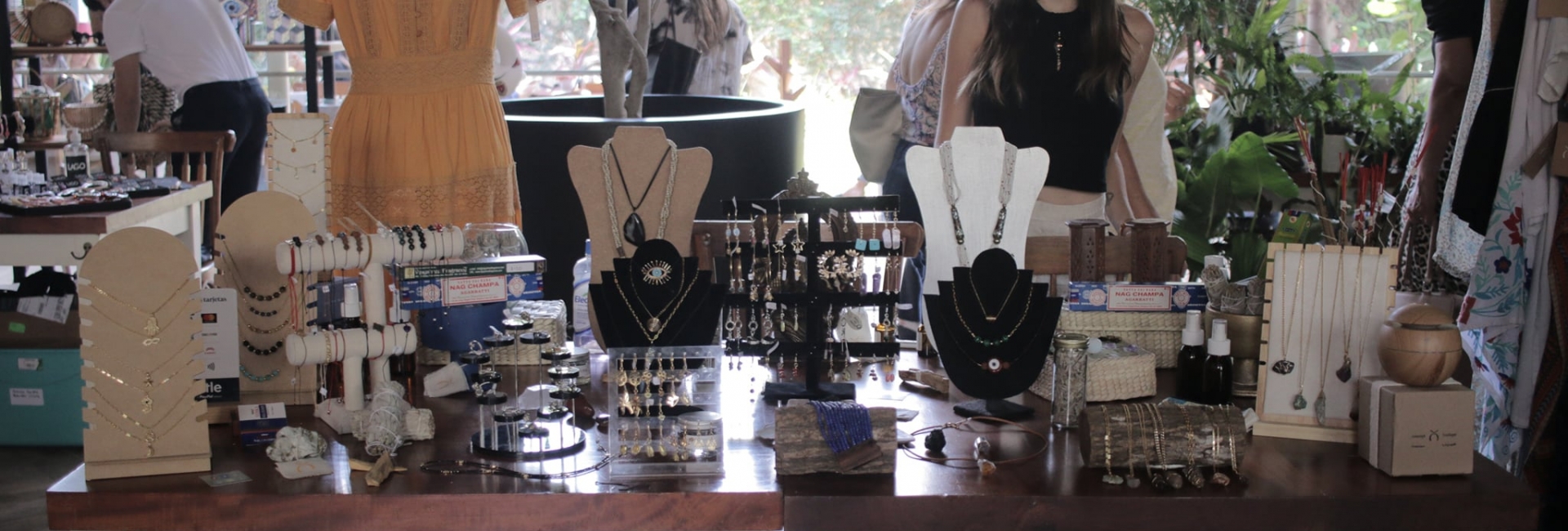 Hermoso bazar con causa.