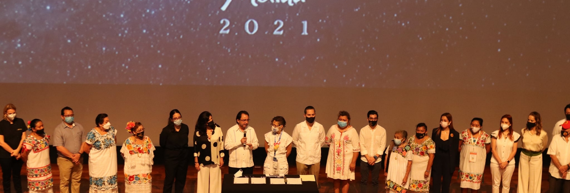 Premiación a los embajadores de Yucatán.