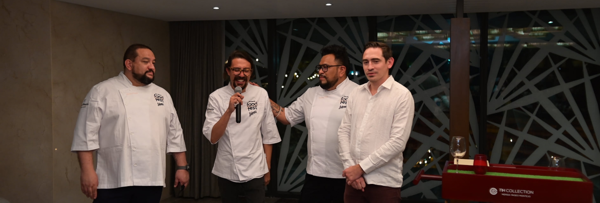 Agradeciendo su 5° aniversario.