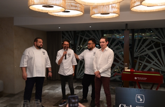 Agradeciendo su 5° aniversario.