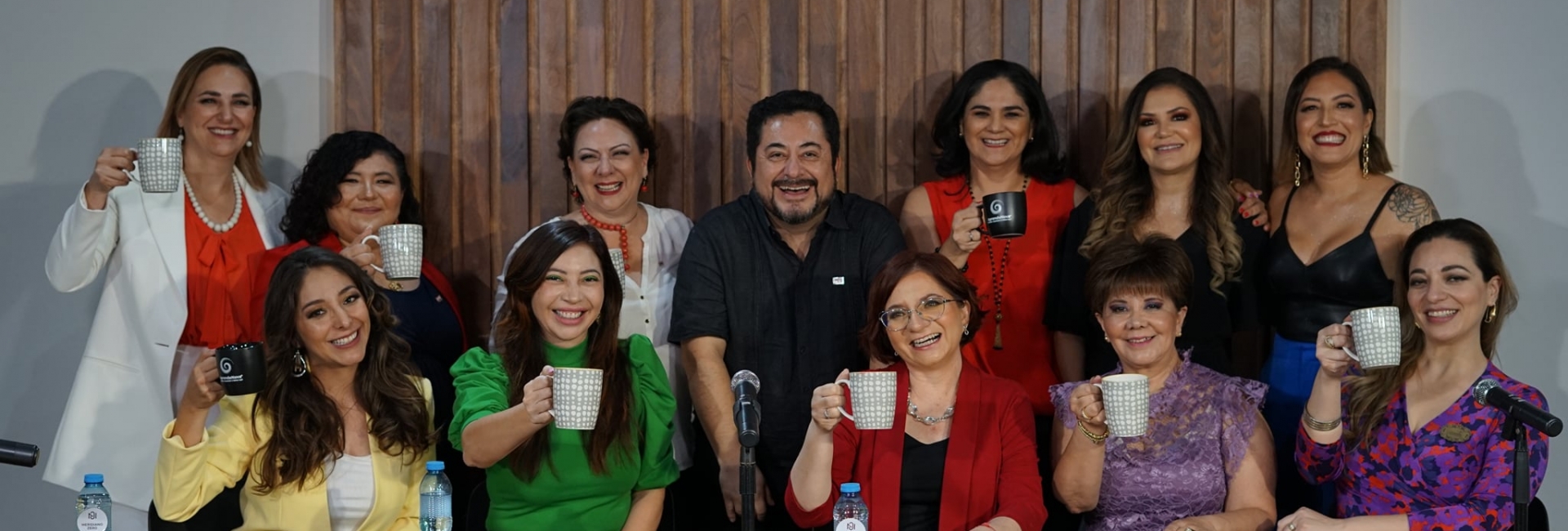 Celebrando a las mujeres empresarias con Pink Thunder.
