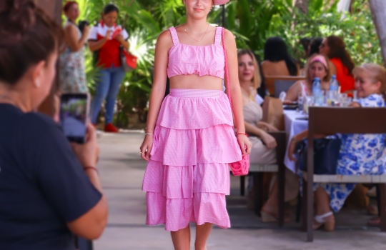 Moda a beneficio de la Cruz Roja