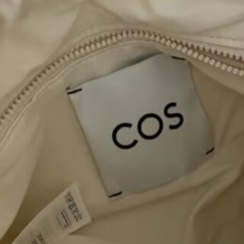 El bolso acolchado de COS que protagonizará la temporada O/I23
