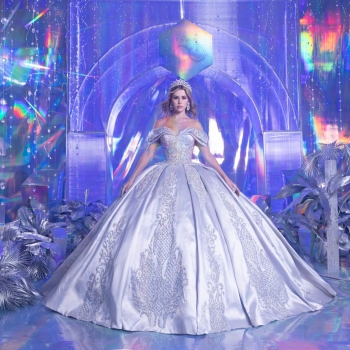 100 años de magia en un vestido.