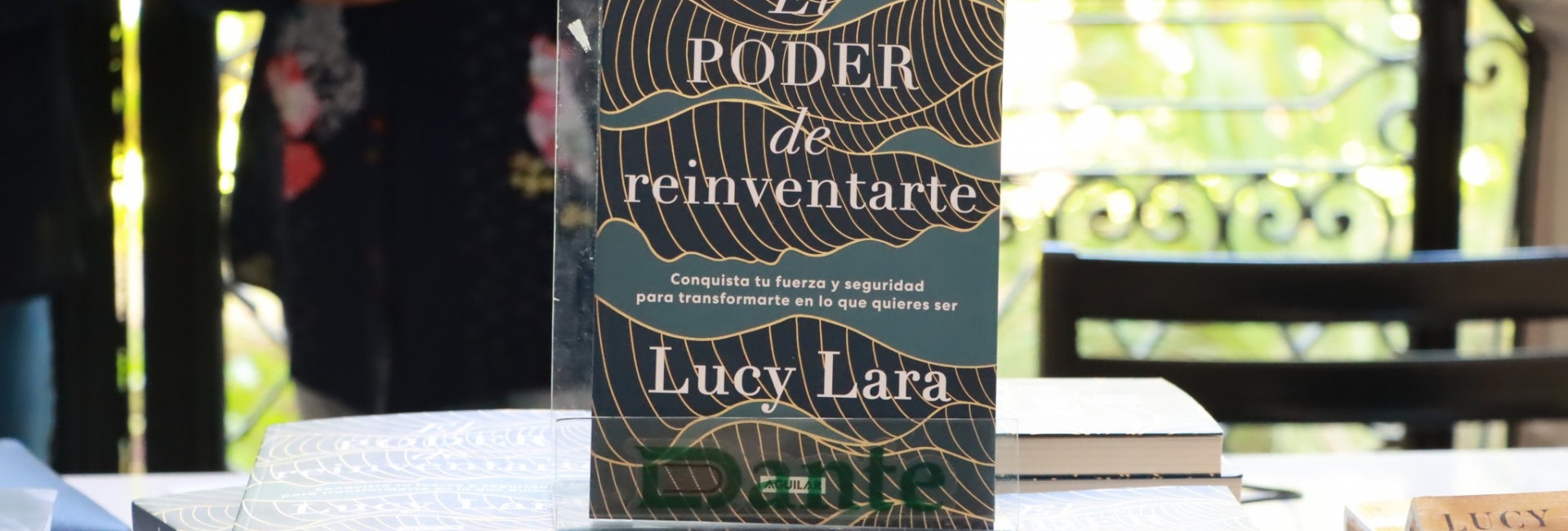 Lucy Lara lanza nuevo libro