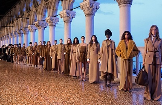 Elegante trilogía Max Mara.