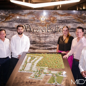 Apertura de Morabela Living Portrait.